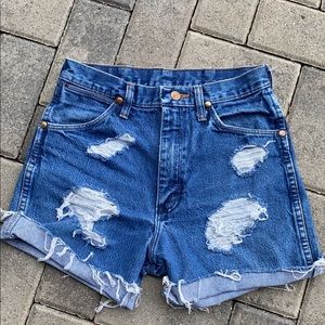 Vintage high waisted wrangler shorts